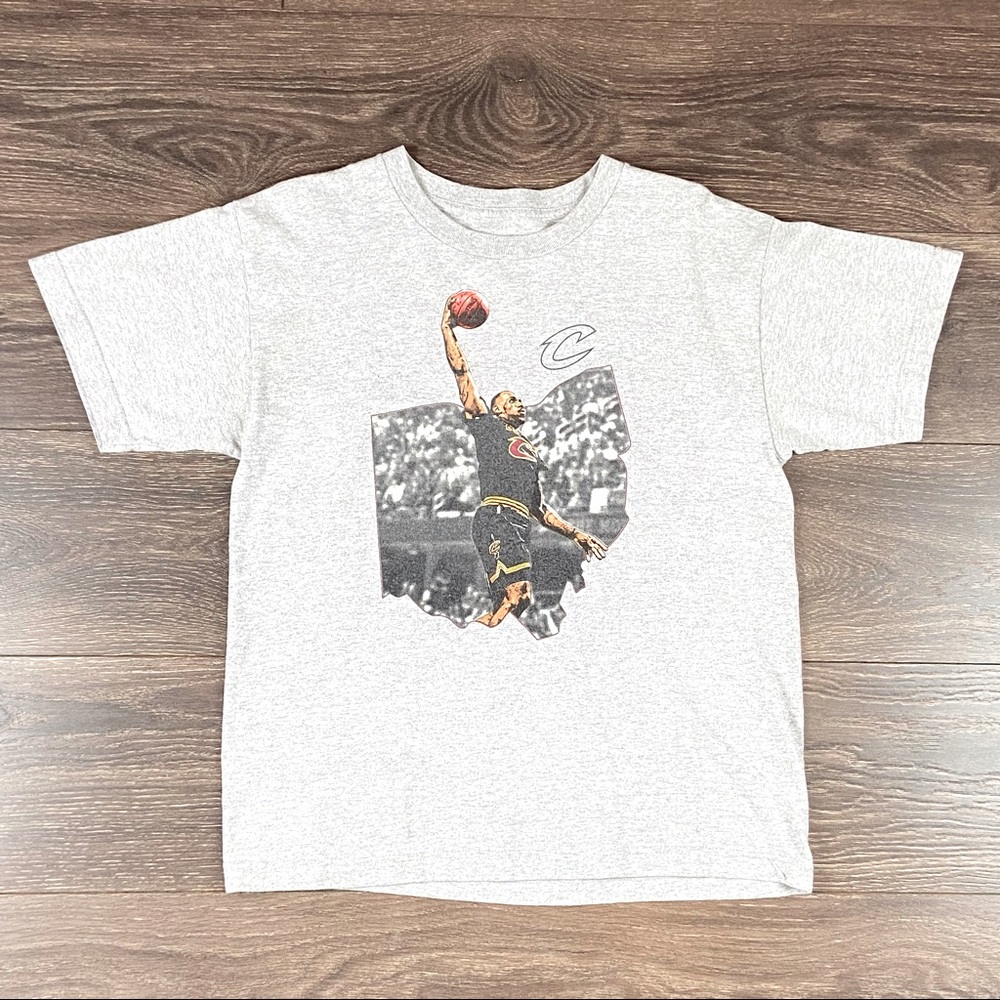 LeBron James Cleveland Cavaliers Basketball Shirt Size XL Youth